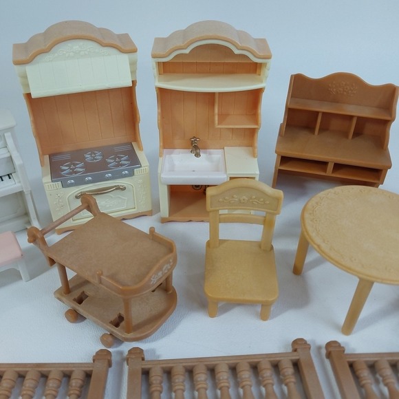 Calico Critters Sylvanian families Furniture Lot Kitchen Bedroom Living room Etc - Picture 4 of 10